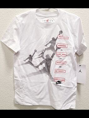 Jordan Boy’s White Graphic Logo T-Shirt